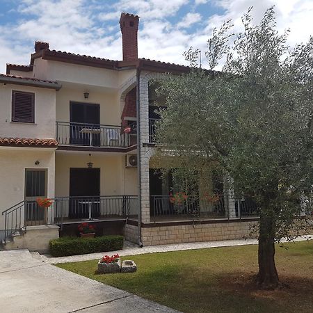 Maki & Suzi Hotel Porec Bagian luar foto